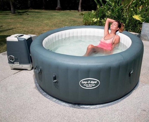 ����� ���� ����� �� 8 ������ ��� Bestway Palm Springs HydroJet 54144