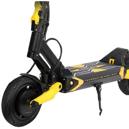 ������� ����� 48 ���� 15.6 ���� Blade Mini